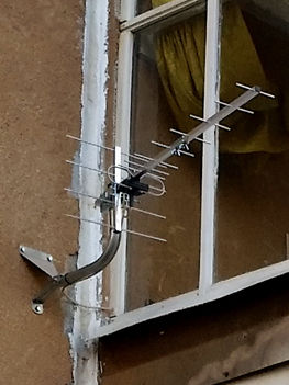 Установка антенны за балконом